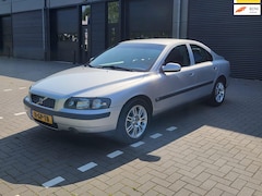Volvo S60 - 2.4 Automaat, CruisC, Clima, NAP, Trekhaak
