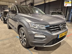 Volkswagen T-Roc - 1.0 TSI Active - Adapt Cruise - Clima - Camera - Stoelverw - CarPlay - Navigatie - Camera