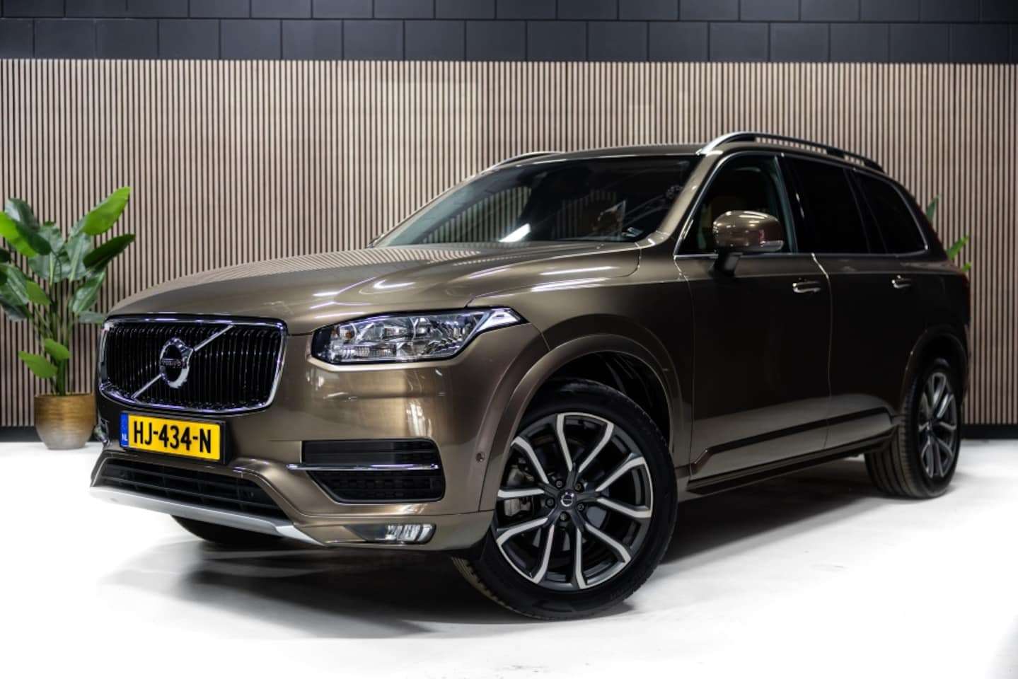 Volvo XC90 - 2.0 T5 AWD Momentum 2.0 T5 AWD Momentum - AutoWereld.nl
