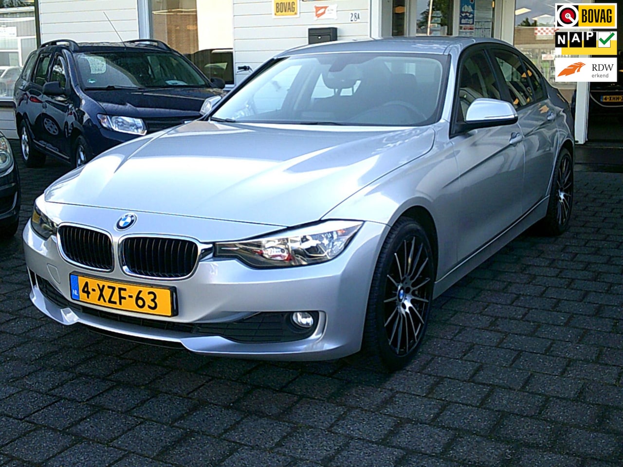 BMW 3-serie - 316i Business 316i Business (Aut./LMV/NAV) - AutoWereld.nl