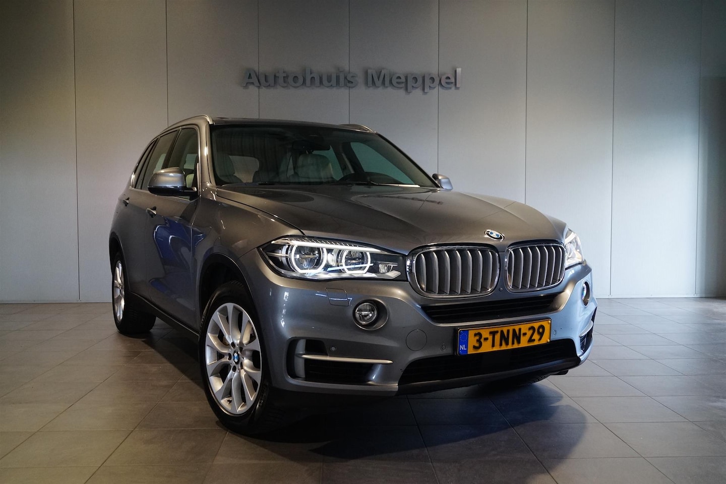 BMW X5 - xDrive50i Adaptieve LED | Stoel Verkoeling | Panoramadak | B&O Sound | Head-Up Display | 3 - AutoWereld.nl