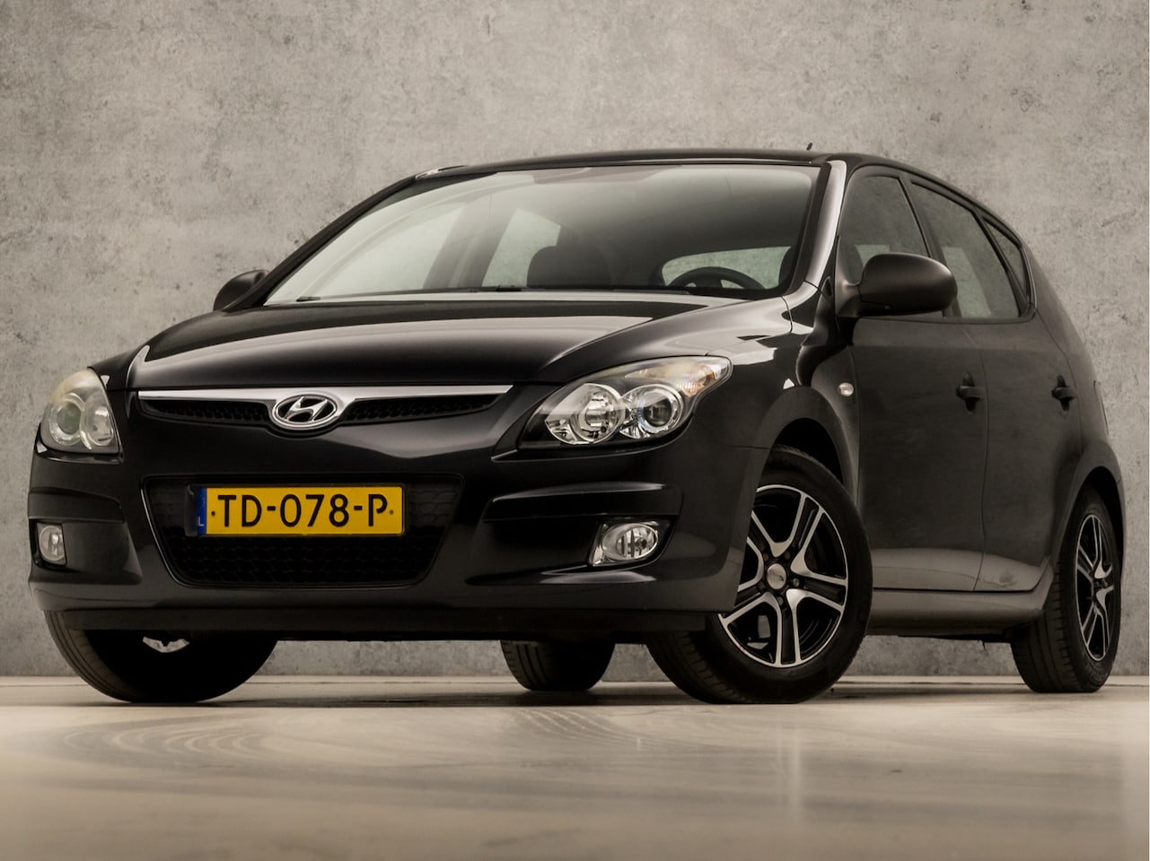 Hyundai i30 - 1.4i Sport (AIRCO, RADIO, ELEK PAKKET, LM VELGEN, SPORTSTOELEN, NIEUWE APK, NIEUWSTAAT) - AutoWereld.nl