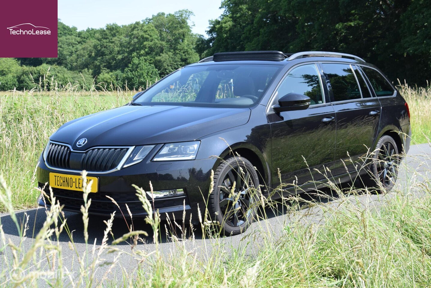 Skoda Octavia Combi - 1.5 TSI Greentech Business Edition Trekhaak Panoramadak Apple Carplay