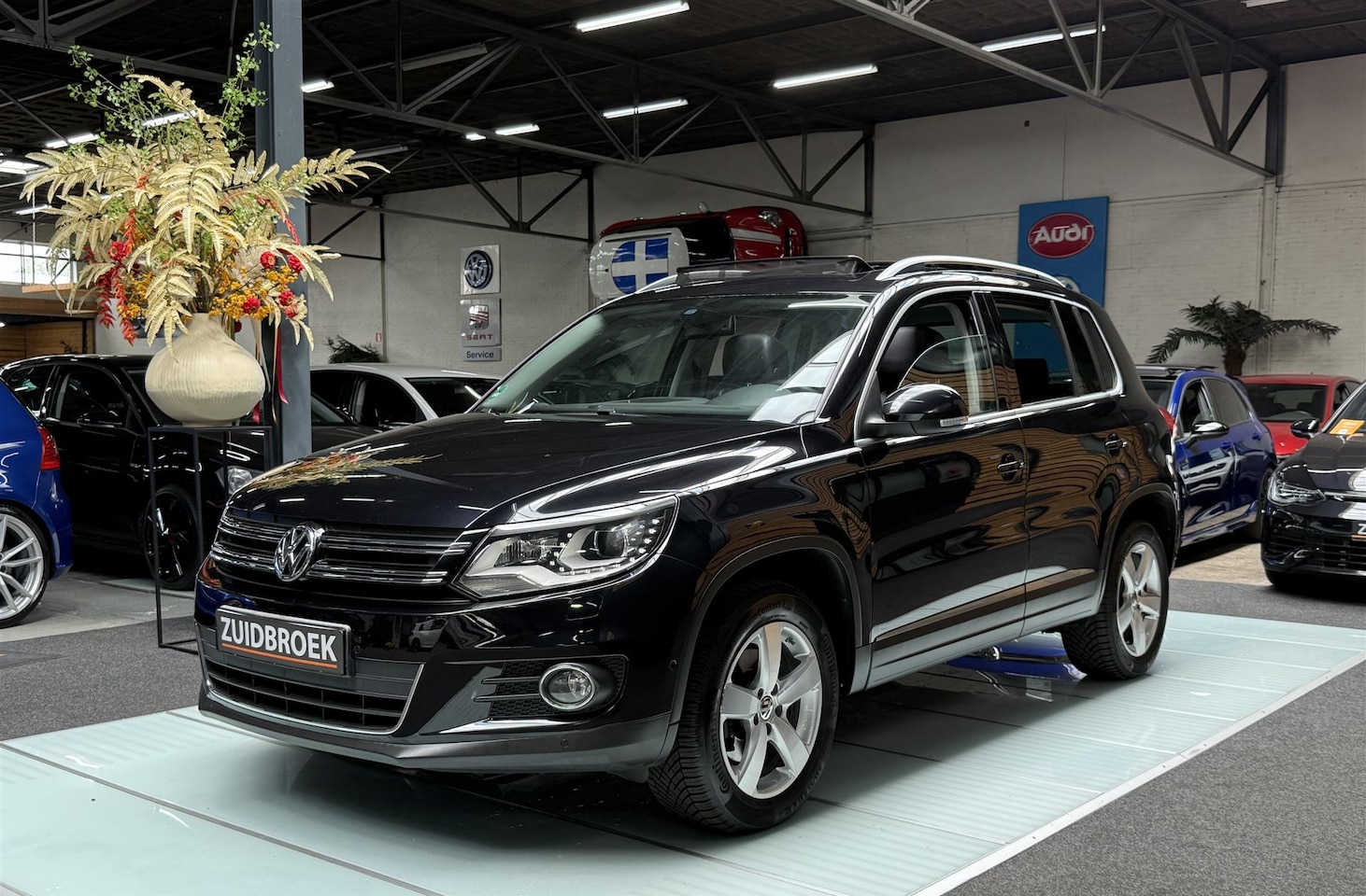 Volkswagen Tiguan - 2.0 TSI 4Motion DSG Pano Xenon Dynaudio - AutoWereld.nl