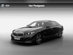 BMW 5-serie - Sedan 530e M Sport Edition | Innovation Pack | Travel Pack | Comfort Pack | Trekhaak