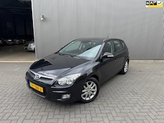 Hyundai i30 - 1.6i Style|Half Leder|Climate control|Trekhaak