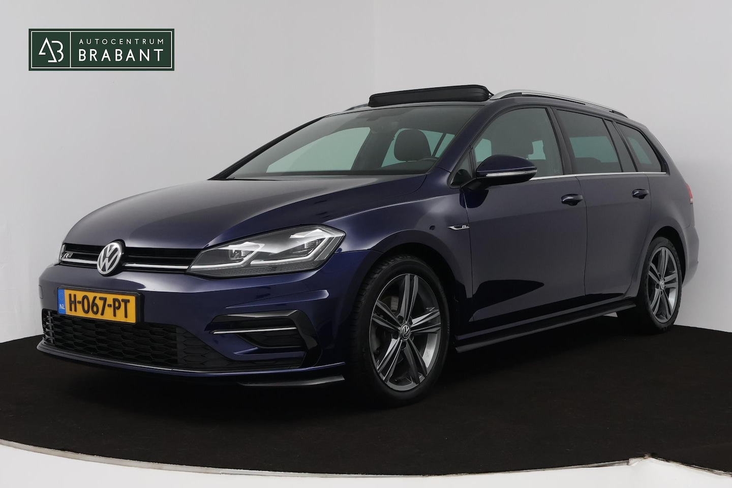 Volkswagen Golf Variant - 1.5 TSI Highline Business R (PANORAMADAK, TREKHAAK, CARPLAY, PARKEERSENSOREN, CARPLAY, AUT - AutoWereld.nl