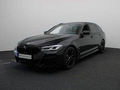 BMW 5-serie Touring - 530i M Sportpakket | Stuurwielrand Verwarmd | Comfort Access | Panoramadak | Driving Assis