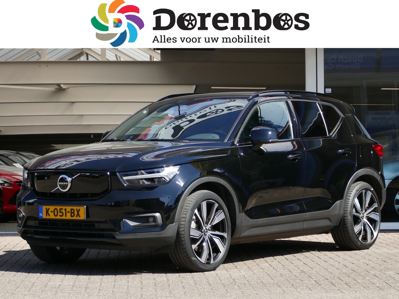 Volvo XC40 - Recharge P8 AWD R-Design | schuifdak | Harman Kardon audio | trekhaak | verwarmd stuur - AutoWereld.nl