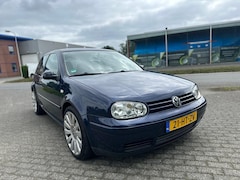 Volkswagen Golf - 1.6