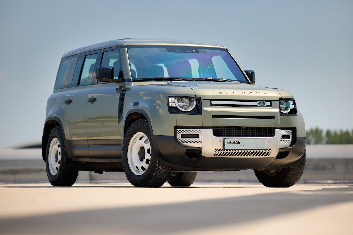 Land Rover Defender 110 - D200 Pangea green - AutoWereld.nl