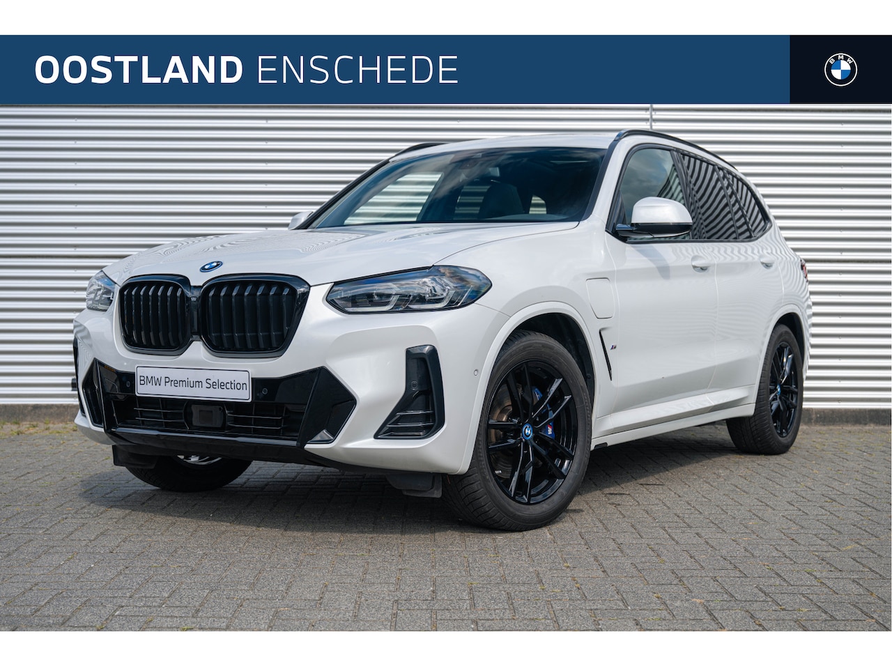 BMW X3 - xDrive30e High Executive M Sport Automaat / Panoramadak / M Sportstoelen / Active Cruise C - AutoWereld.nl