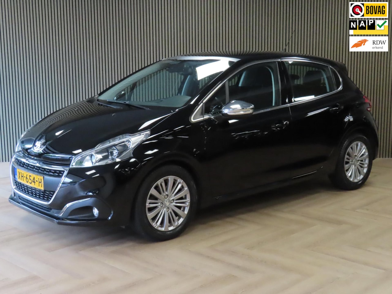 Peugeot 208 - 1.2 PureTech Blue Lease Allure AIRCO GLAZEN DAK CRUISE CONTROL - AutoWereld.nl