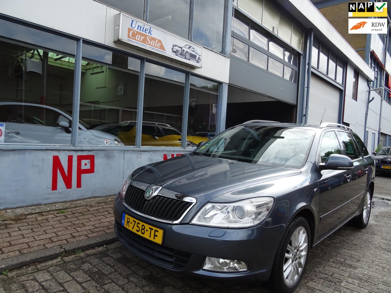 Skoda Octavia Combi - 1.8 TSI Elegance 1.8 TSI Elegance - AutoWereld.nl