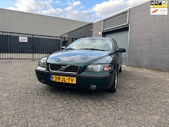 Volvo S60 - 2.4 Edition Aut. Clima Cruise Elek. Pakket LM-Wielen Trekhaak APK NAP