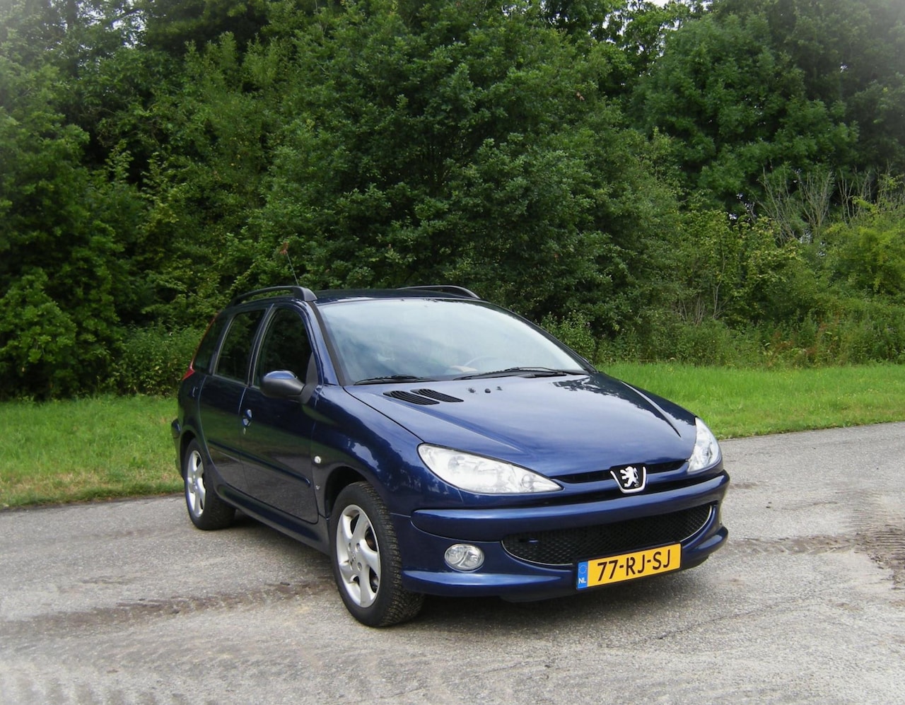 Peugeot 206 SW - 1.6-16V XS . Airco . Trekhaak . Elec ramen . enz - AutoWereld.nl