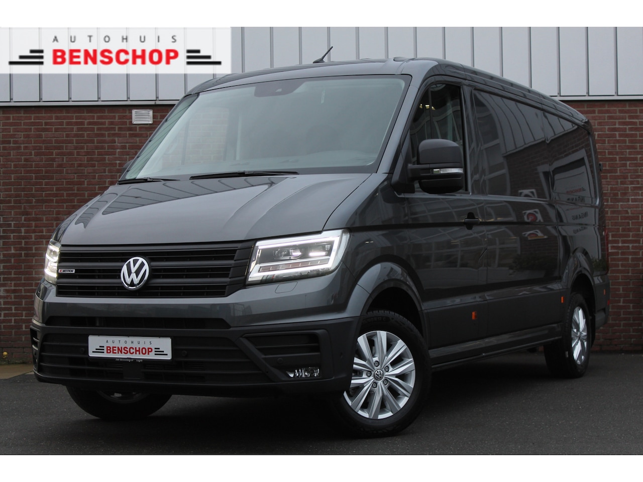 Volkswagen Crafter - 35 2.0 TDI 177PK DSG L3H2 |4MOTION|LED|ERGOCOMFORT|17-INCH|TREKHAAK| - AutoWereld.nl