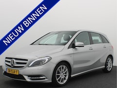 Mercedes-Benz B-klasse - 180 Ambition AUTOMAAT / XENON / LEDER / ZWARTE HEMEL / NAVI / AIRCO / PDC / CRUISE / NL-AU