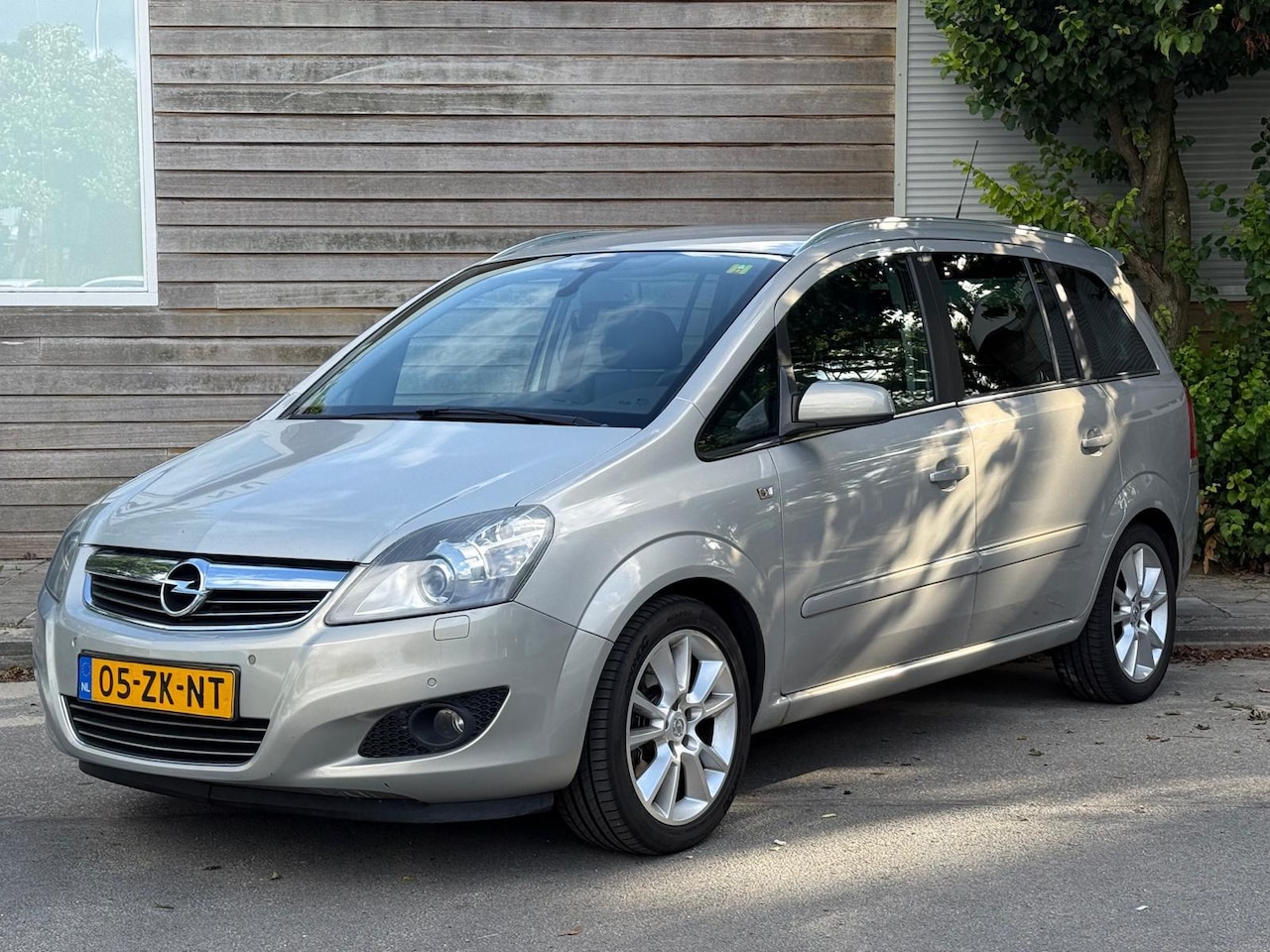 Opel Zafira - 2.2 Cosmo Nap Leer Navi 7 ziet - AutoWereld.nl
