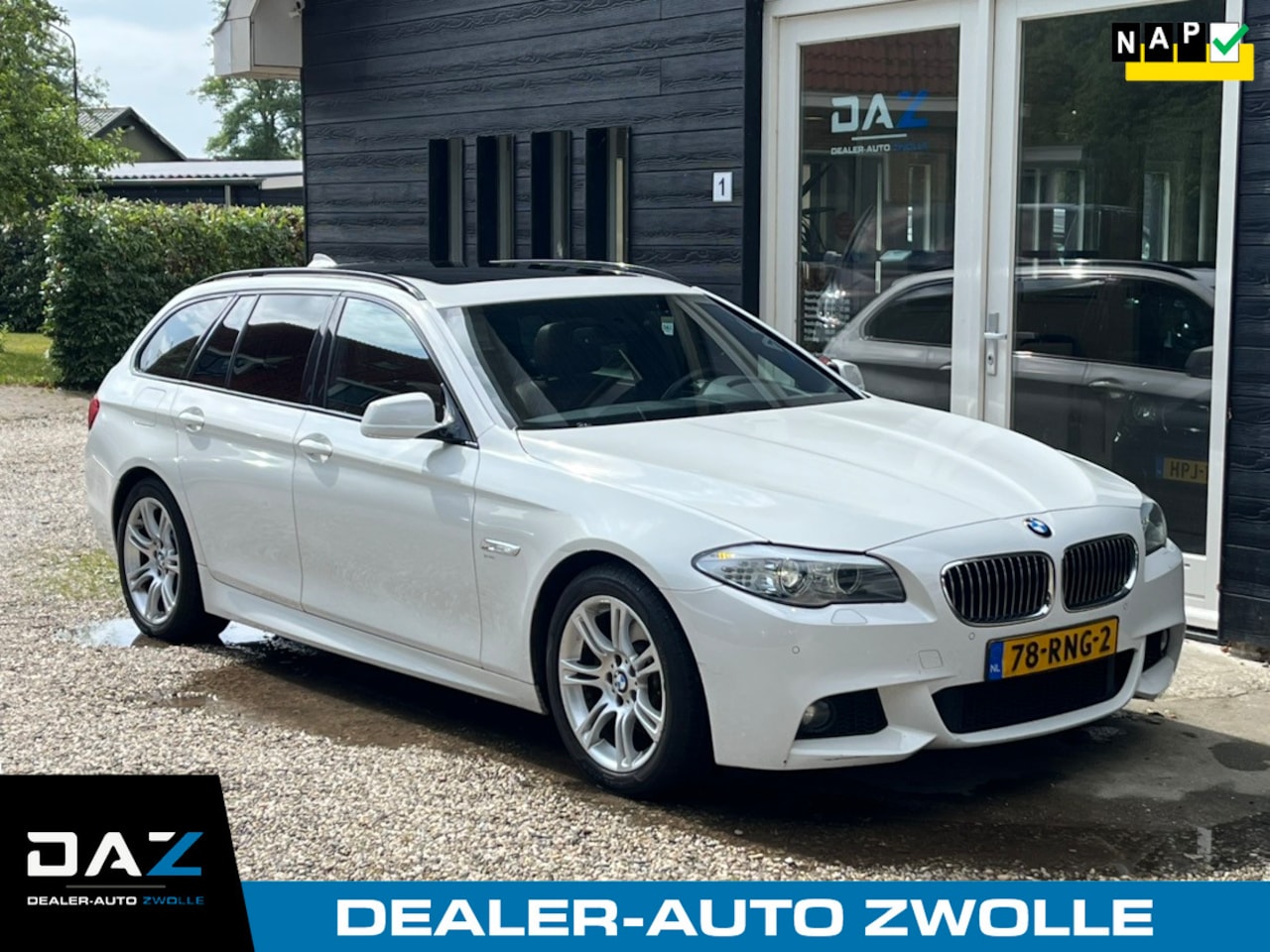 BMW 5-serie Touring - 523i M-Sport High Executive Aut/Ecc/Leer/Navi/Pano - AutoWereld.nl