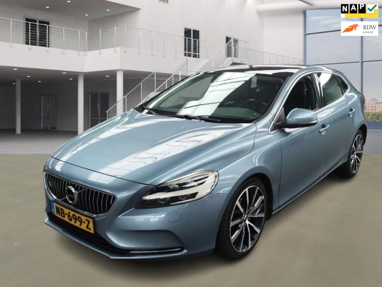 Volvo V40 - 2.0 D2 Momentum EXPORT - AutoWereld.nl