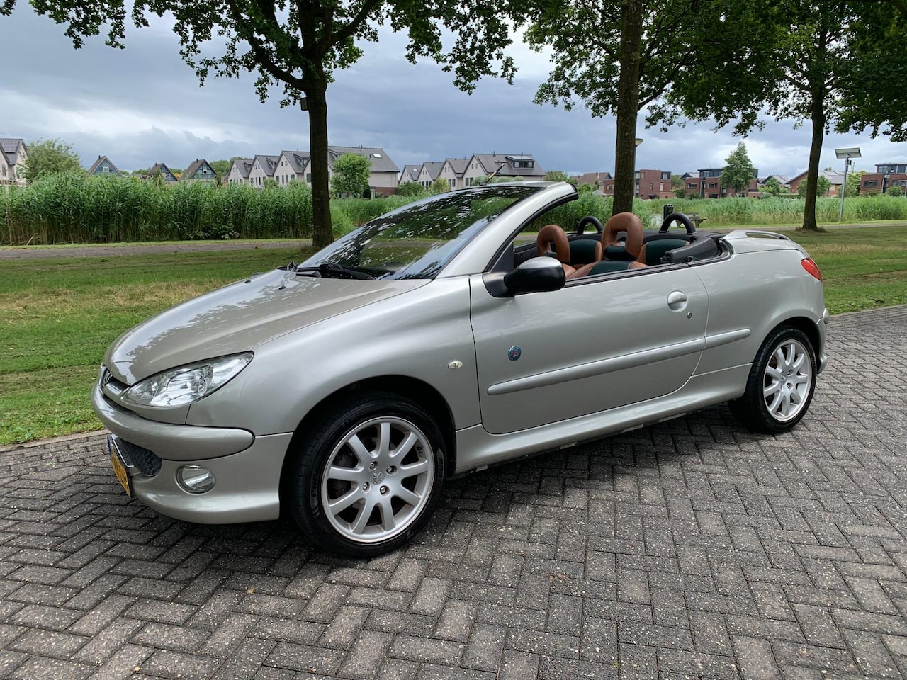 Peugeot 206 CC - 1.6-16V Roland Garros 1.6-16V Roland Garros - AutoWereld.nl