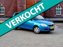Skoda Roomster - 1.6-16V Style / Airco / Nap / 5 Drs /