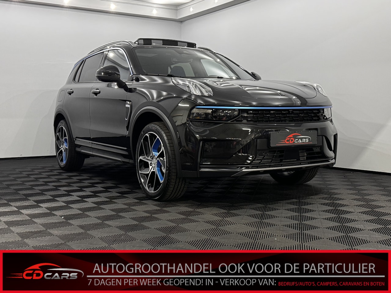 Lynk & Co 01 - 1.5 Pano, 360 Camera, Navi, Keyless start, Stoelverwarming, Elektrische achterklep, 3 jaar - AutoWereld.nl