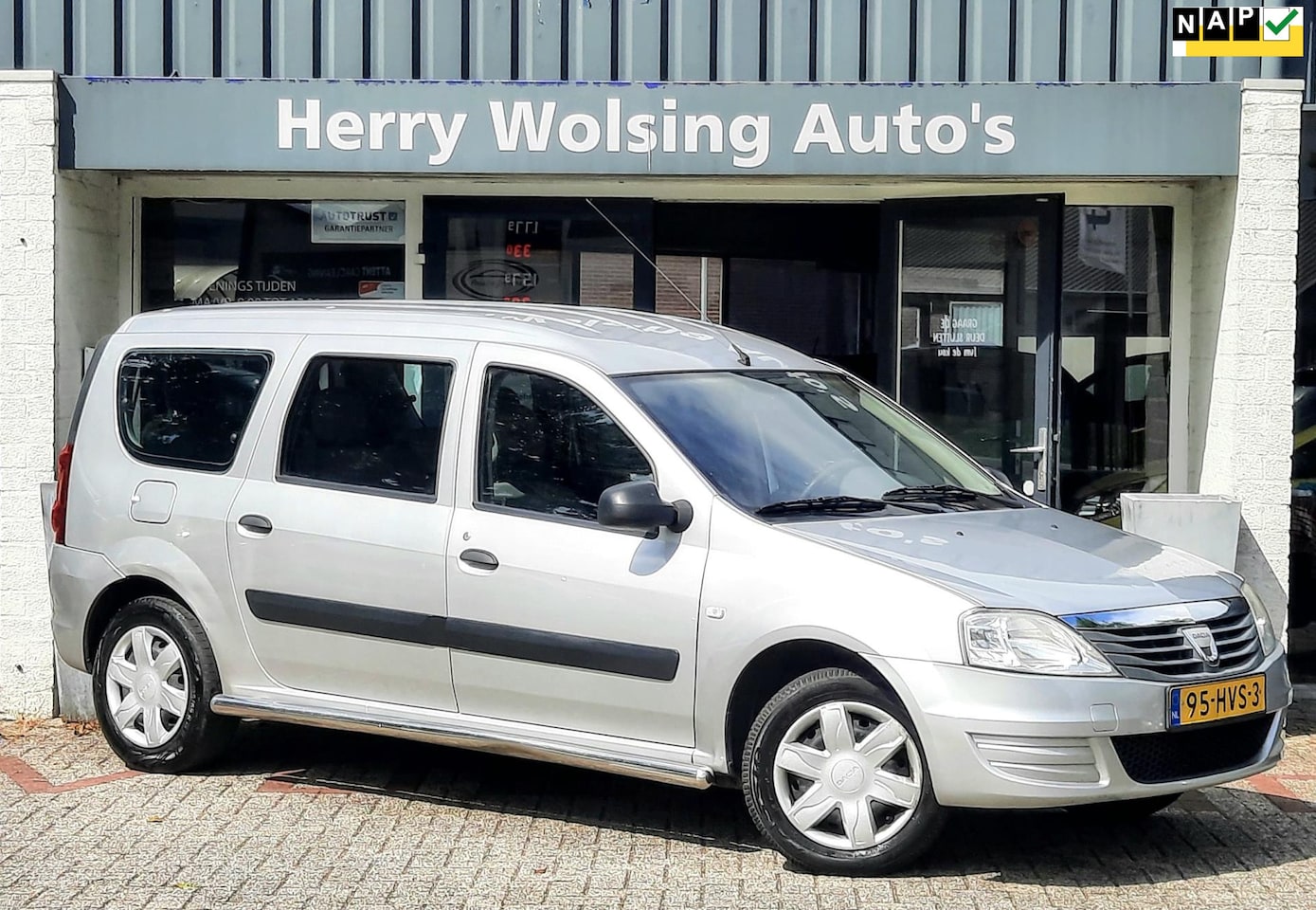 Dacia Logan MCV - 1.6 Ambiance 7Pers Airco - AutoWereld.nl
