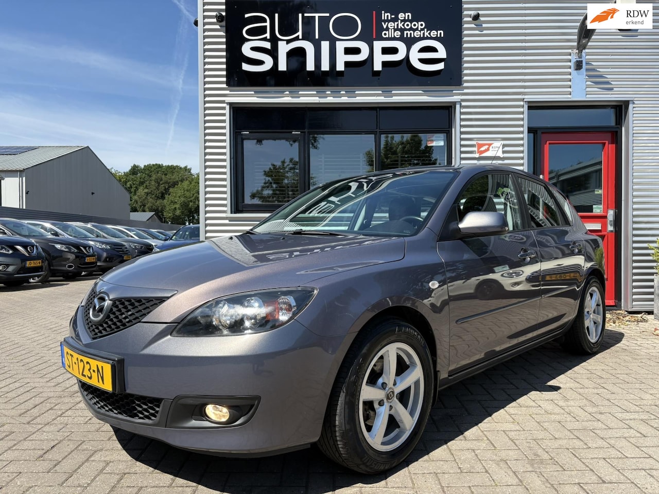 Mazda 3 - 1.6 S-VT Touring -5DRS.-AUTO AIRCO-TREKHAAK-ISOFIX-LICHTMETALEN VELGEN-NETTE AUTO!-APK 03- - AutoWereld.nl