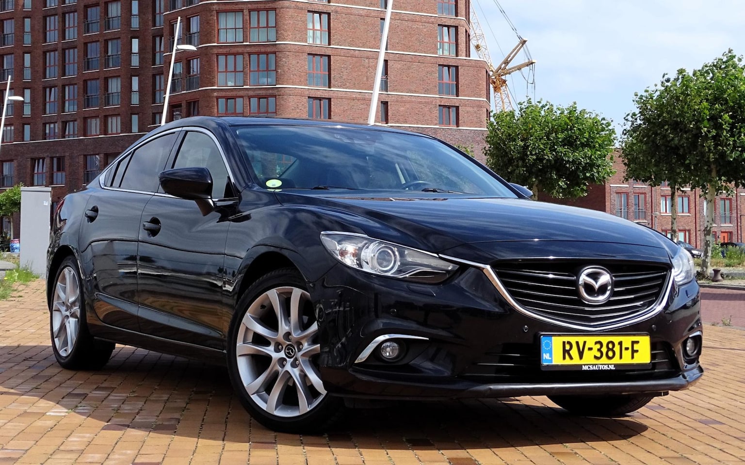 Mazda 6 - 2.2D S Euro6 Leer Navi 19 inch 211dkm topstaat! - AutoWereld.nl