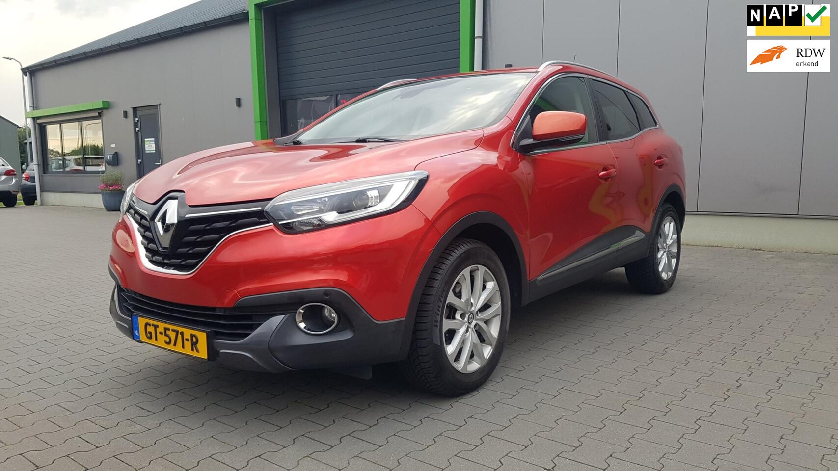 Renault Kadjar - 1.2 TCe Intens in super nette staat!!Cruise Trekhaak Keyless entry Half leder Navi Climate - AutoWereld.nl