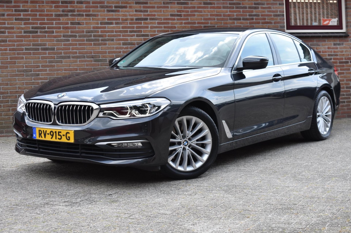 BMW 5-serie - 520i High Executive '18 LED Leder Clima Navi Cruise Inruil mogelijk - AutoWereld.nl