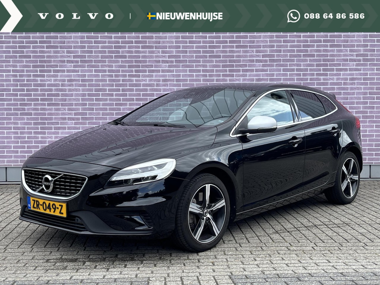 Volvo V40 - 1.5 T3 Polar+ Sport Automaat | DAB | Panoramadak | Elektrisch bedienbare bestuurdersstoels - AutoWereld.nl
