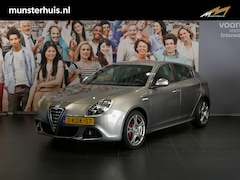Alfa Romeo Giulietta - 1.4 T Business Executive *AUTOMAAT* - Cruise, afneembare trekhaak, clima