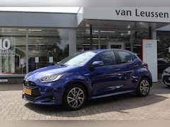 Toyota Yaris - 1.5 Hybrid DYNAMIC NL-AUTO KEYLESS ALL SEASONS LED DAB+ APPLE / ANDROID 16"LM-VELGEN NAVI