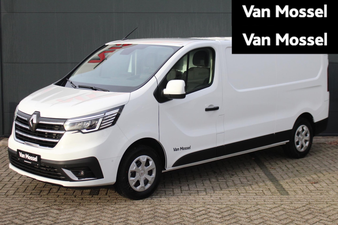 Renault Trafic - 2.0 dCi 130 T30 L2H1 Work Edition | Camera | Navigatie | Trekhaak |Apple Carplay | - AutoWereld.nl