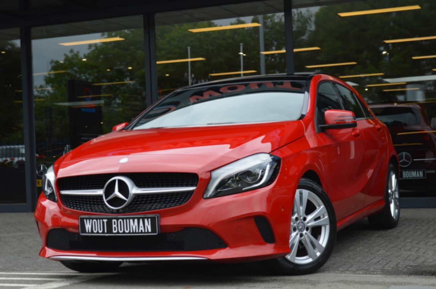 Mercedes-Benz A-klasse - 160 Ambition Led Panorama Camera Pdc - AutoWereld.nl