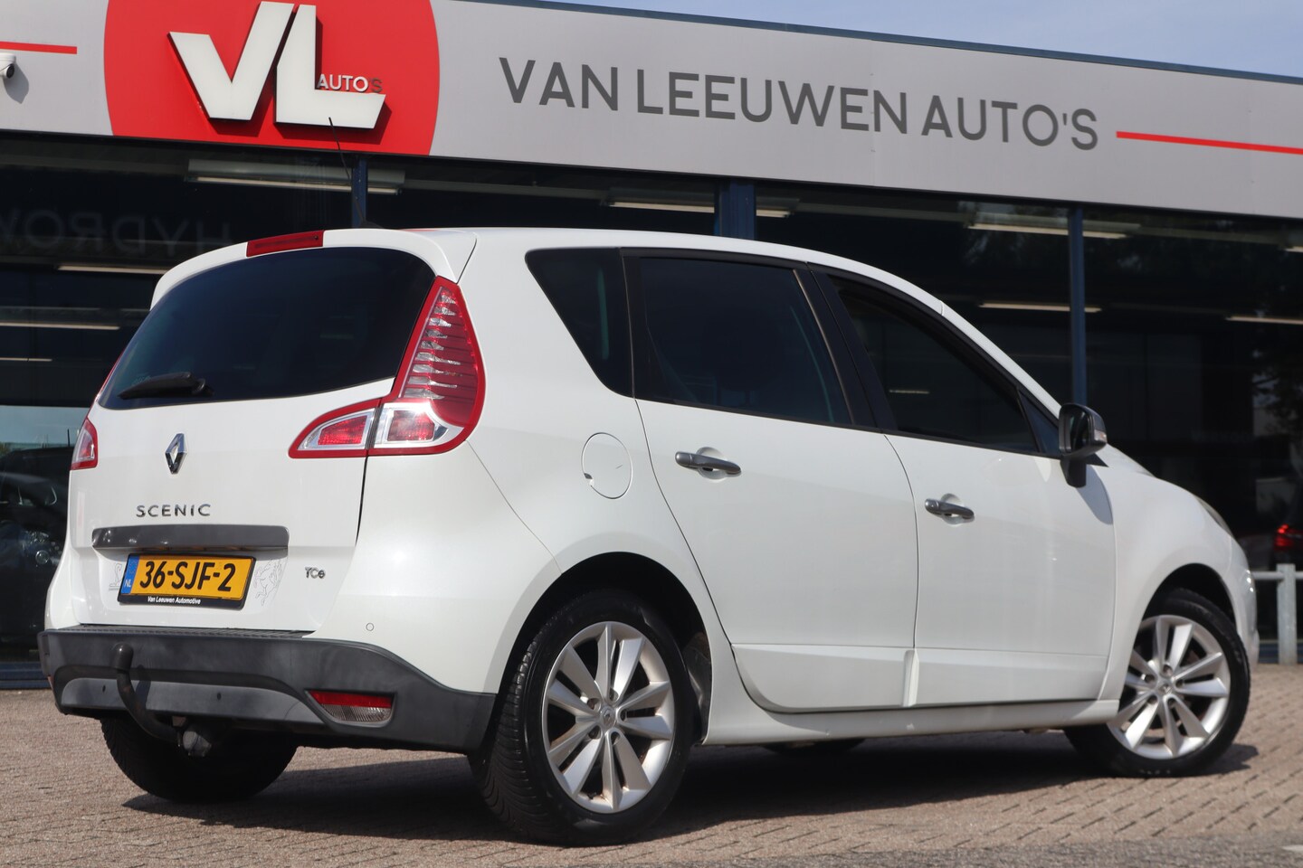 Renault Scénic - 1.4 TCE Parisienne | Nieuw Binnen! | Navi | Clima | Cruise - AutoWereld.nl