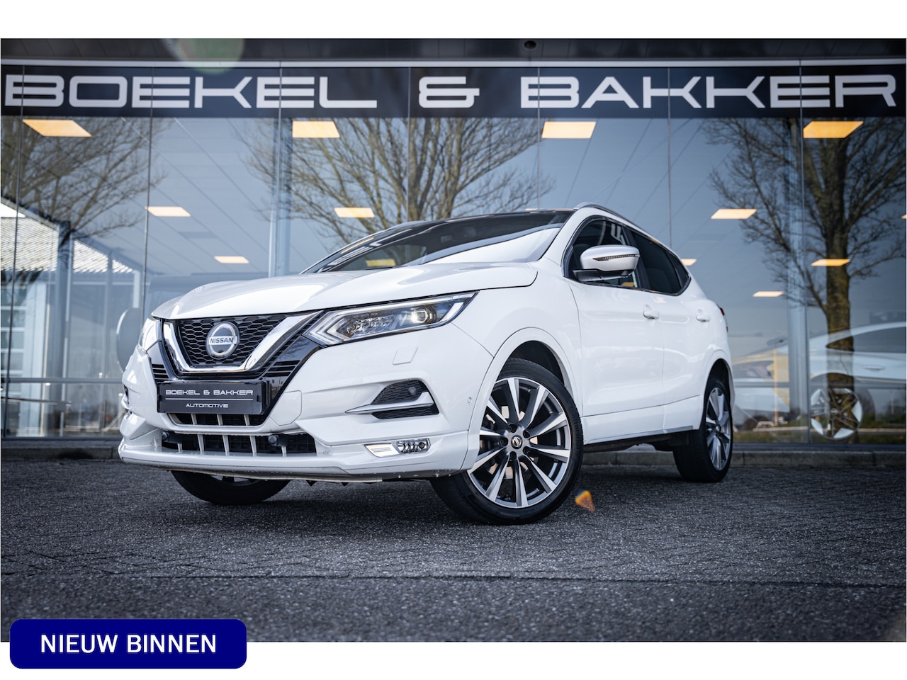 Nissan Qashqai - 1.3 DIG-T Tekna + ** Panodak ** Leder ** Trekhaak ** BOSE - AutoWereld.nl