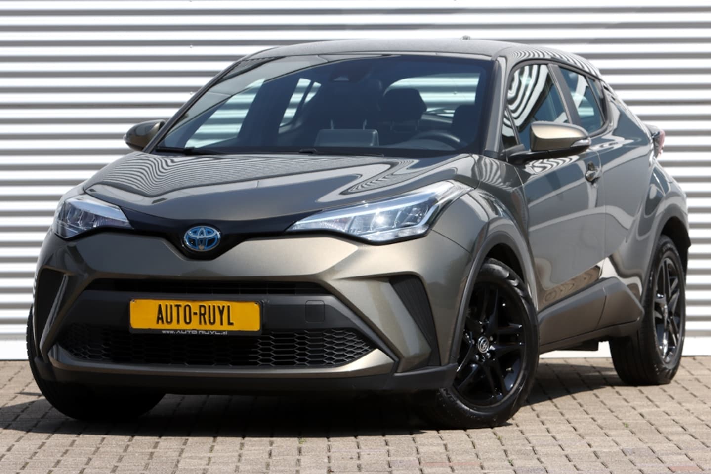 Toyota C-HR - 1.8 Hybrid Active Navi / Camera / CarPlay - AutoWereld.nl