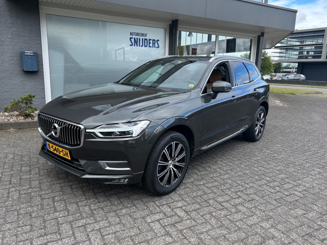 Volvo XC60 - 2.0 B4 INSCRIPTION FULL OPTIONS - AutoWereld.nl