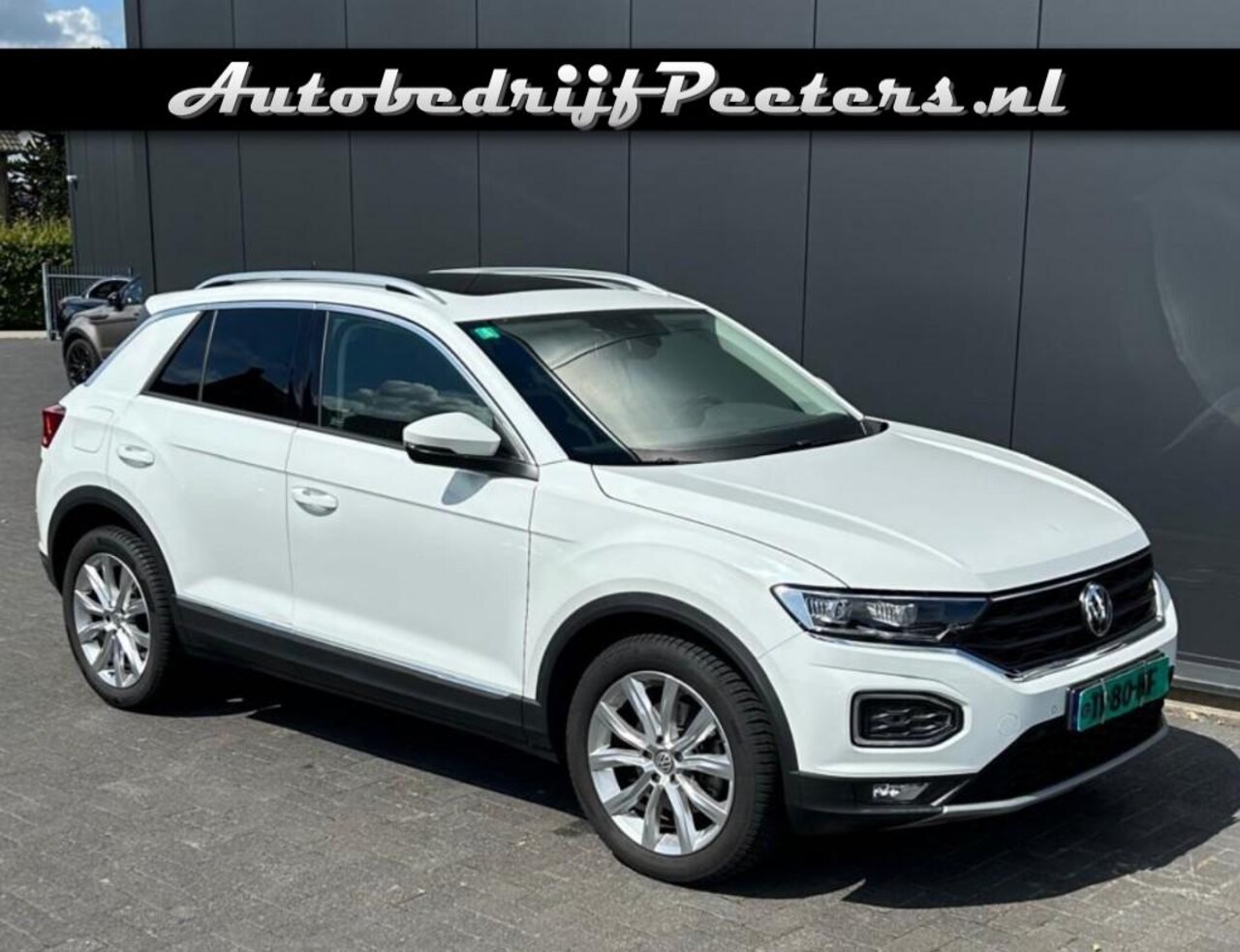 Volkswagen T-Roc - 1.5 TSI Sport P-dak LED ACC V-Cockpit Carplay NL-auto - AutoWereld.nl