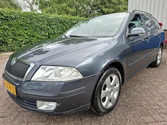 Skoda Octavia Combi - 1.9 TDI Ambiente Attractive Business CLIMAT/CRUISE/TREKHAAK 105PK