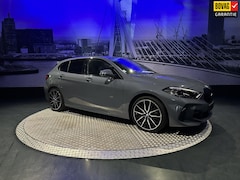 BMW 1-serie - 118i High Executive *M-Pack*Pano*HarmannKardon*M-Technic Stoelen
