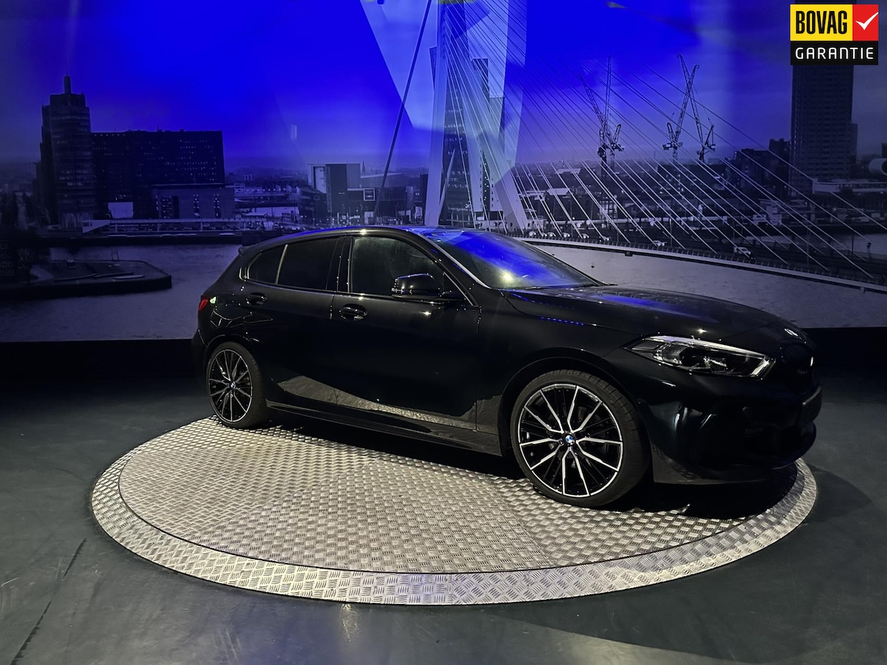 BMW 1-serie - 118i High Executive *M-Pack*Pano*HarmannKardon*M-Technic Stoelen** - AutoWereld.nl