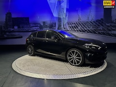 BMW 1-serie - 118i High Executive *M-Pack*Pano*HarmannKardon*M-Technic Stoelen