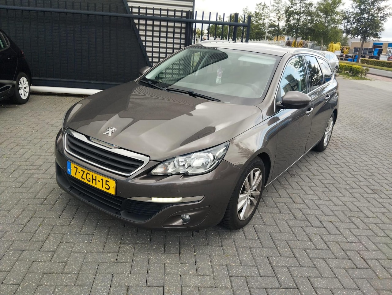 Peugeot 308 SW - 1.6 BlueHDI Blue Lease Executive 1.6 BlueHDI Blue Lease Executive - AutoWereld.nl
