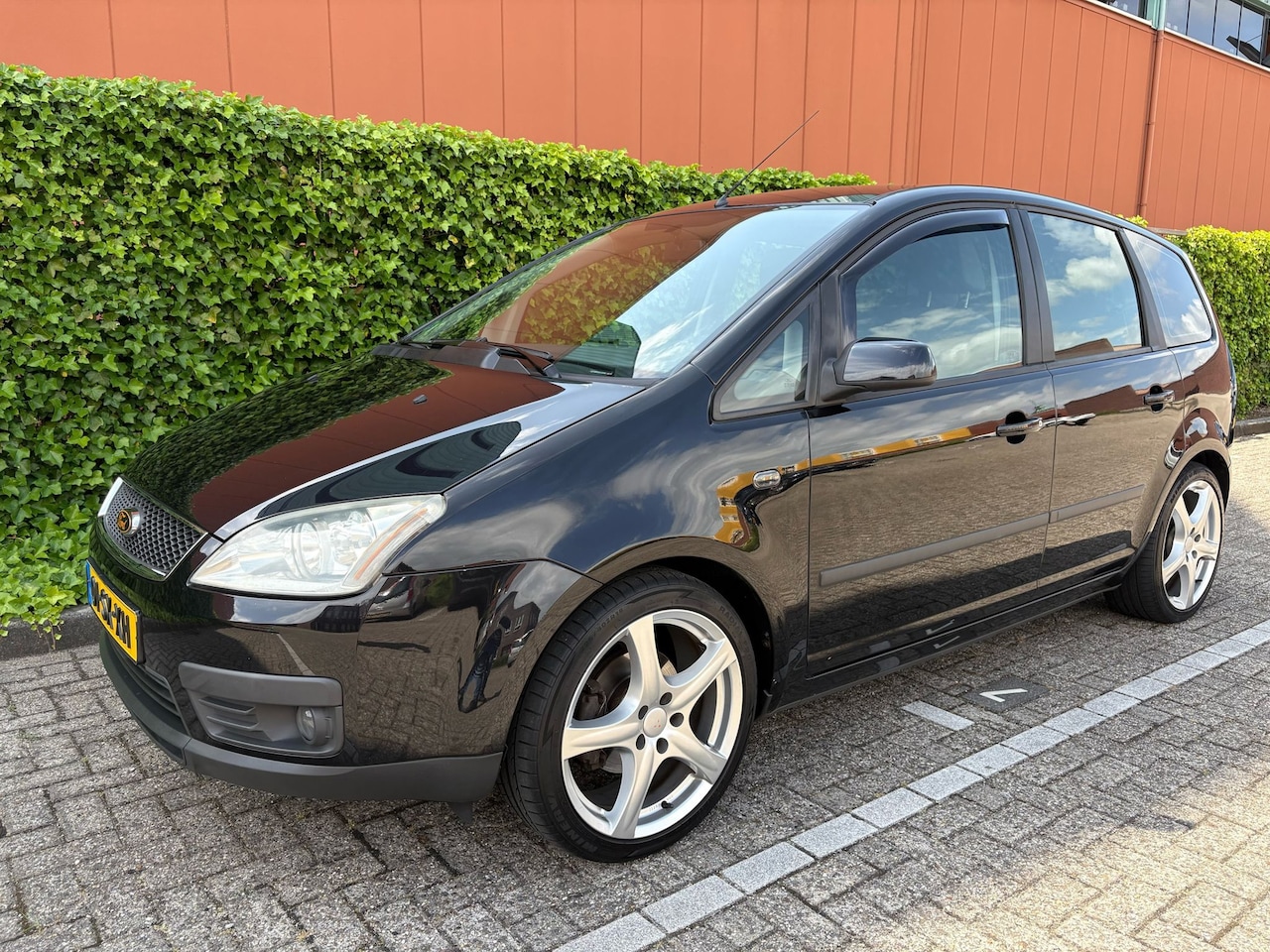 Ford Focus C-Max - 1.8-16V Futura Navi-nieuwe apk - AutoWereld.nl