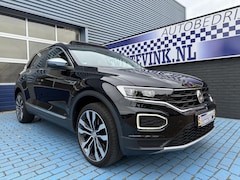 Volkswagen T-Roc - 1.5 TSI ADAP CRUISE PANO TREKH. APPLE